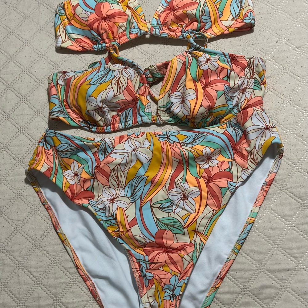 Bikinis 👙 - Picture 5 of 12